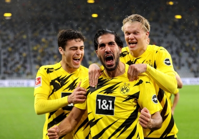 C罗左脚劲射收获国家队第128球